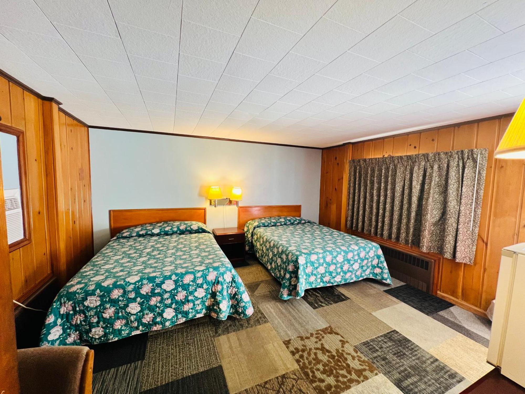 Sun N Snow Hotel キャデラック エクステリア 写真