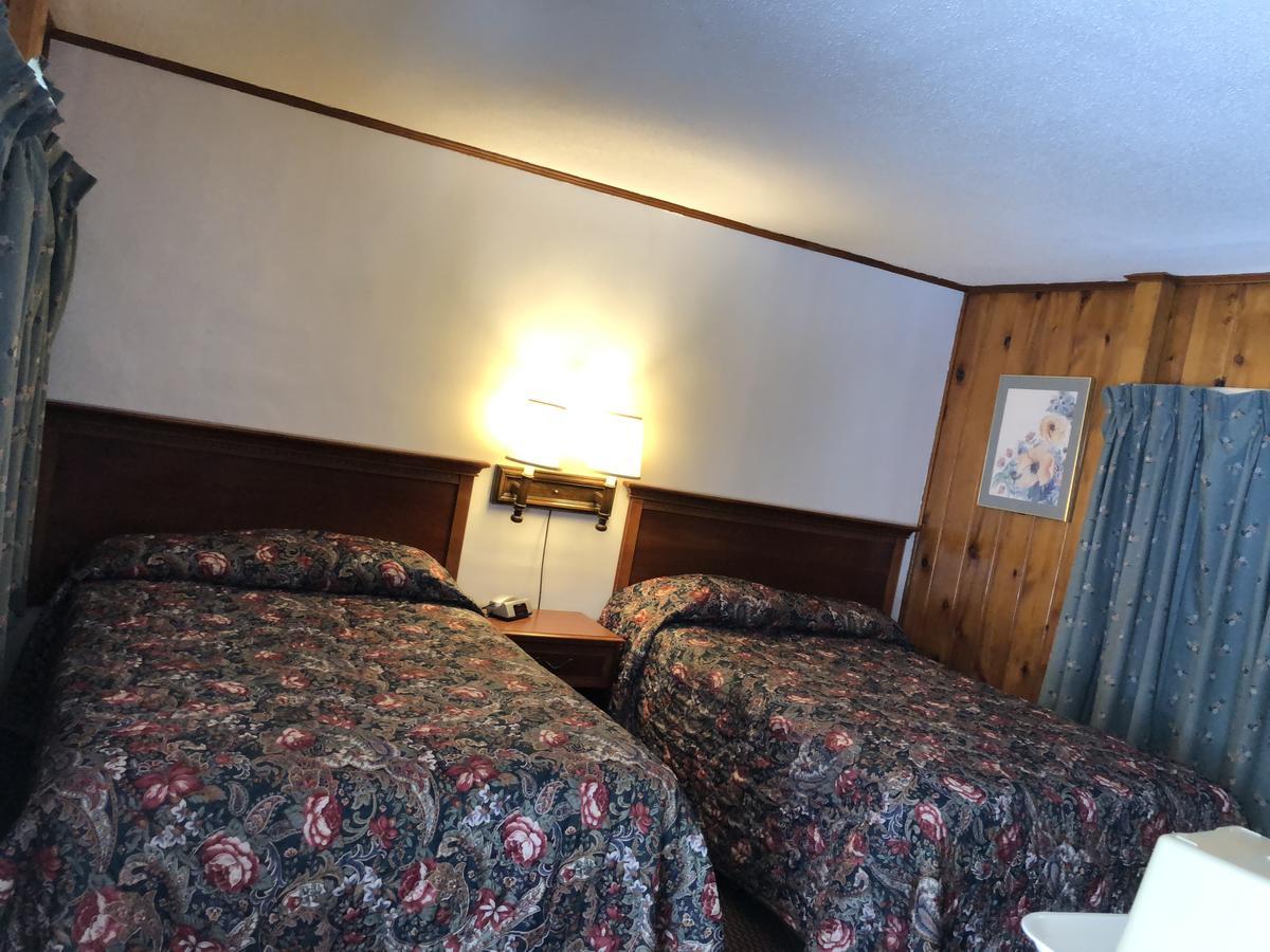 Sun N Snow Hotel キャデラック エクステリア 写真