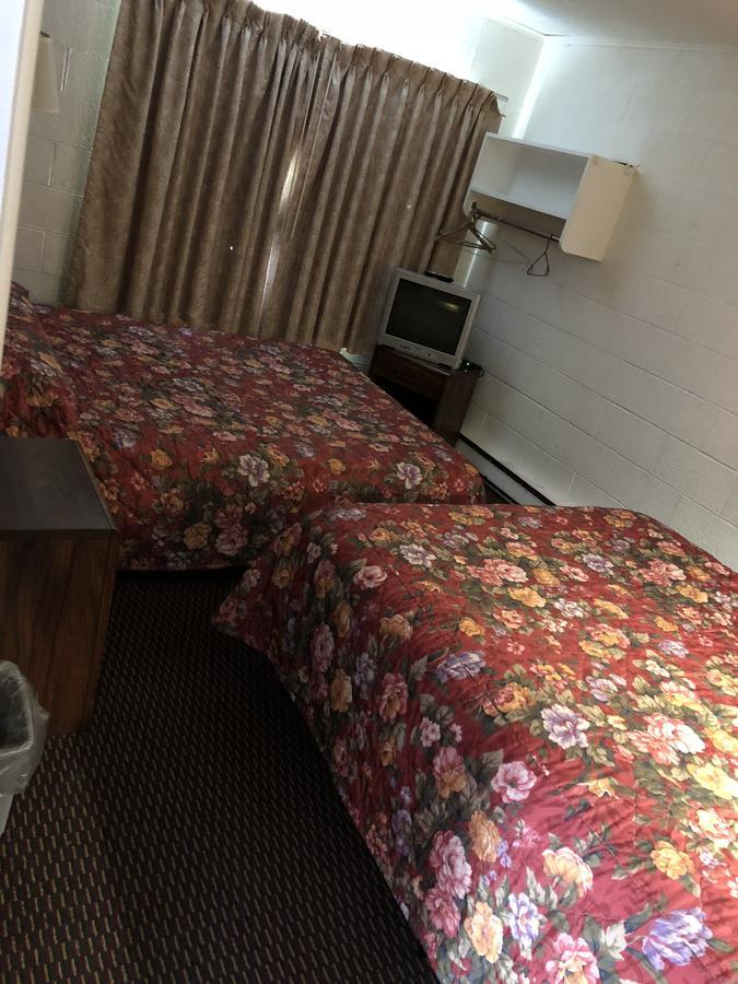 Sun N Snow Hotel キャデラック エクステリア 写真