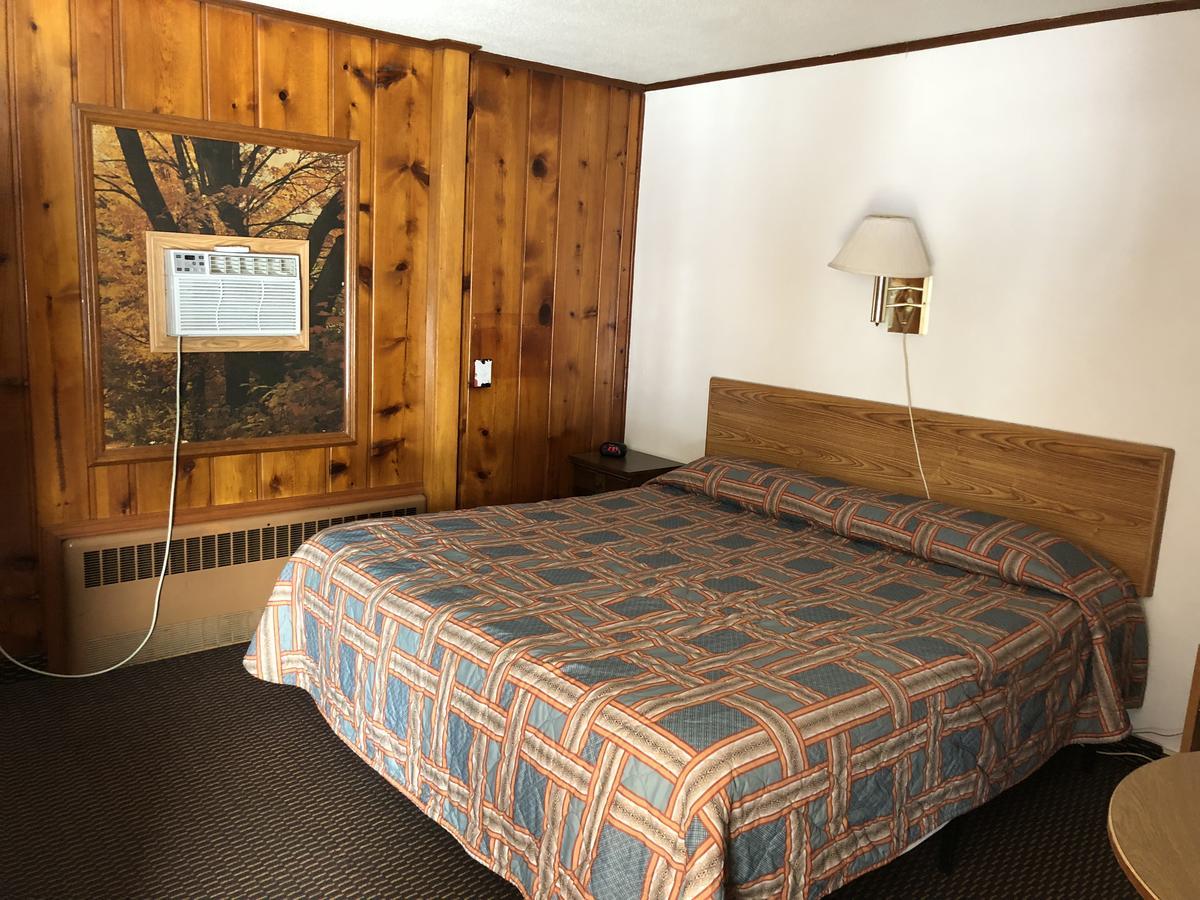 Sun N Snow Hotel キャデラック エクステリア 写真
