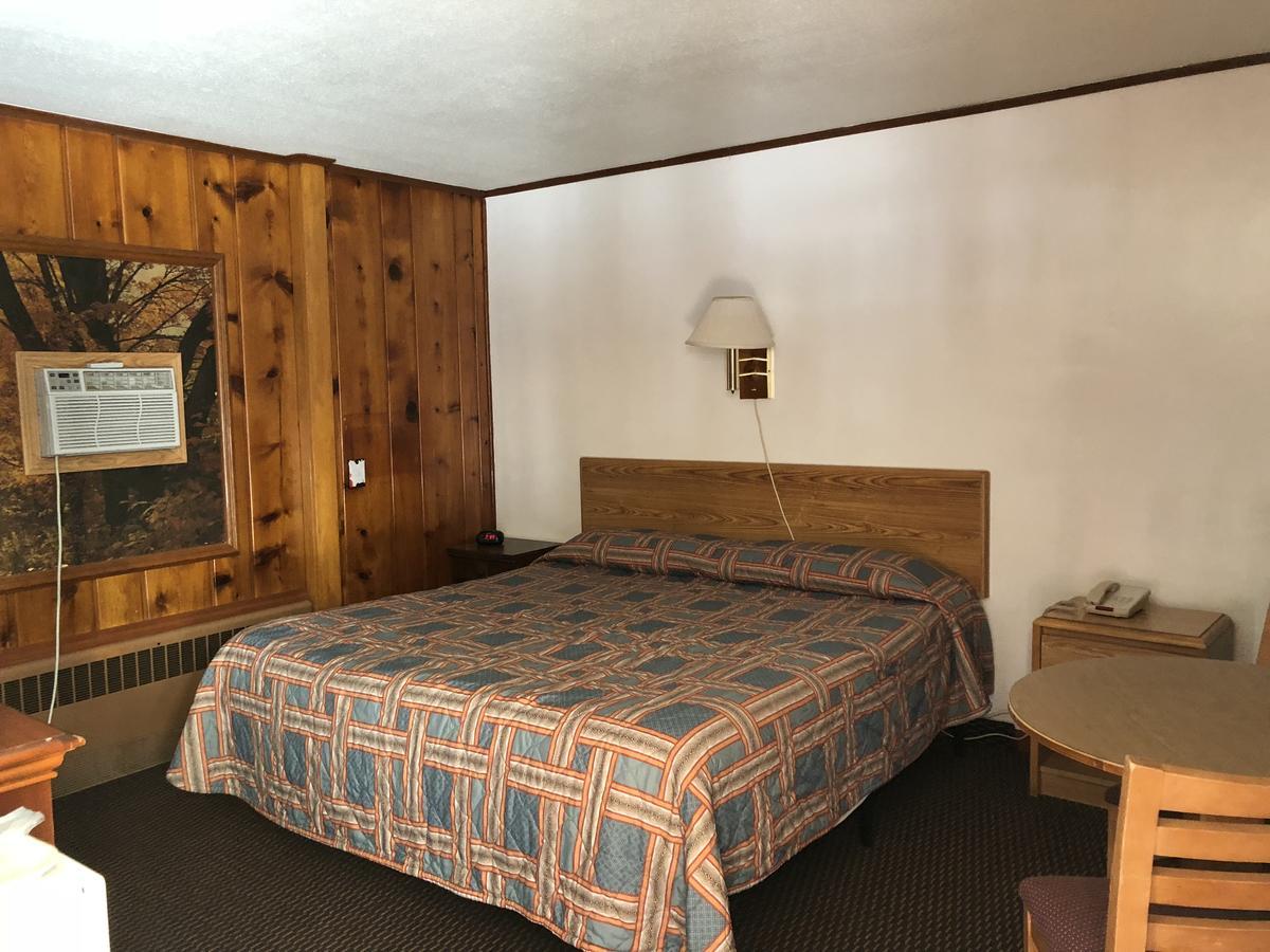 Sun N Snow Hotel キャデラック エクステリア 写真