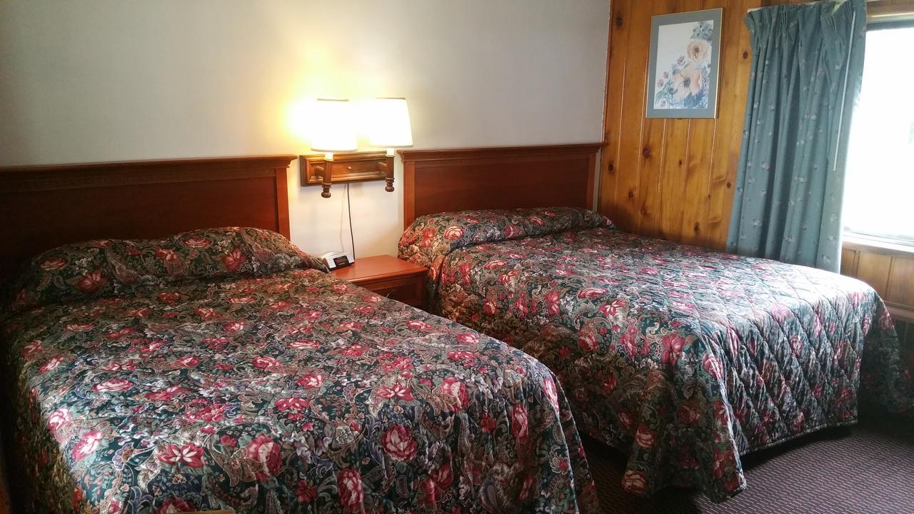 Sun N Snow Hotel キャデラック エクステリア 写真